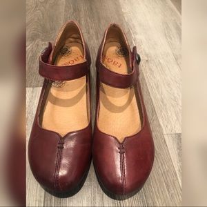 Taos burgundy shoes.